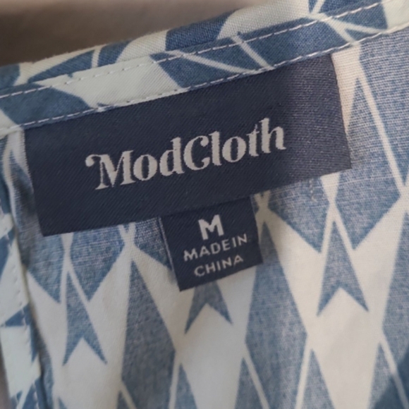 Modcloth Women's SZ M top Peter Pan Collar blue geo design NWOT office casual - Picture 2 of 9